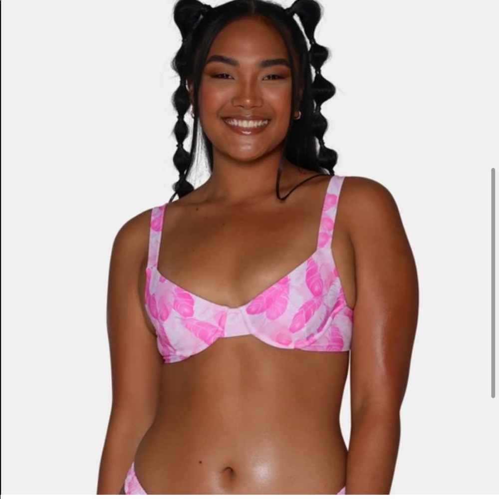 NWT never worn pink flamingo Moana Farrah bikini set
